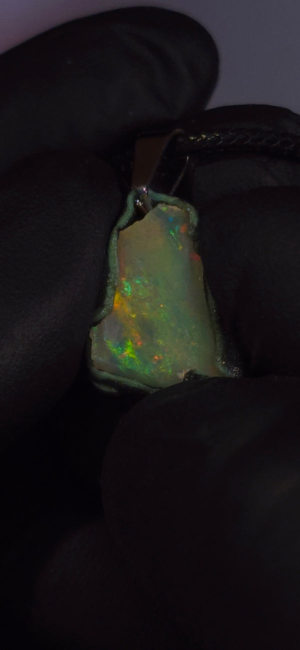 Opal-Halskette — Mehrfarbiges Feuer, Grün dominiert