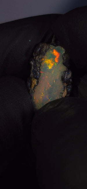 Opal-Halskette — Mehrfarbiges Feuer durch und durch, weiße Grundfarbe