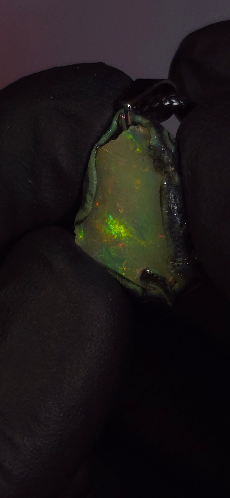 Opal-Halskette — Mehrfarbiges Feuer, Grün dominiert
